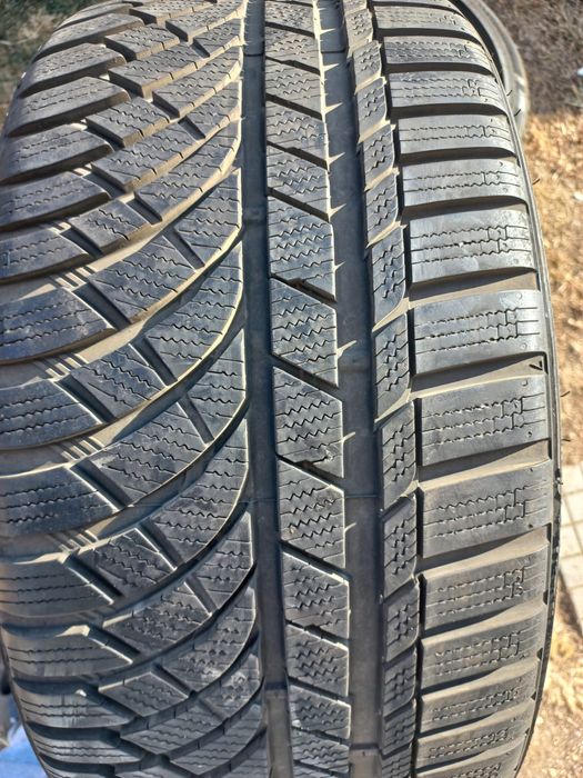 Зимни гуми Kumho 255/35 R19
