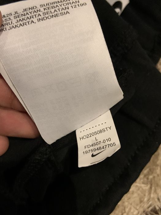 Pantaloni Scurti Nike Tech Model Nou