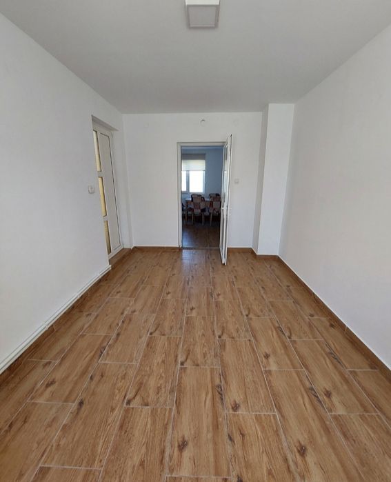 De Închiriat sau de Vânzare CASĂ cu TEREN în Pașcani