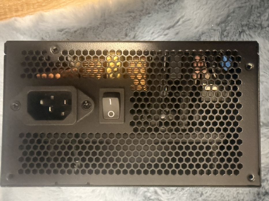 Sursa msi 650W 80+ gold