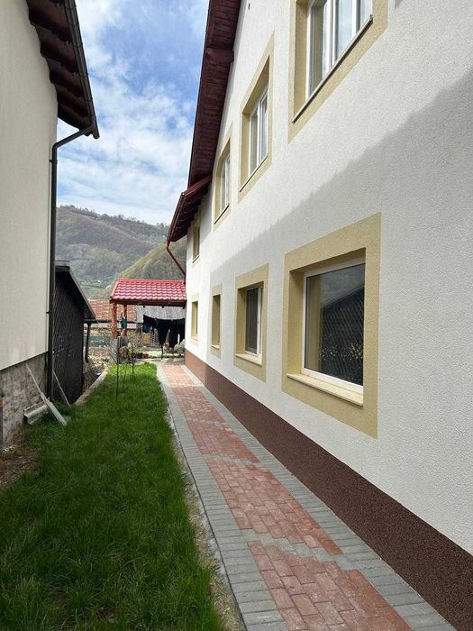 Casa moderna de vanzare in Telciu