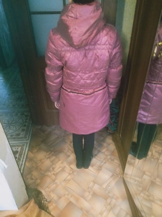 Продам куртку на девочку