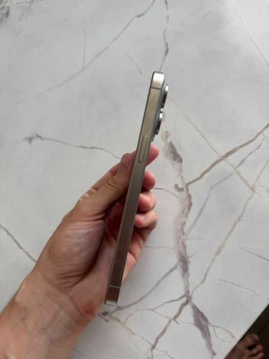 iPhone 15 Pro Max в хорошем состоянии