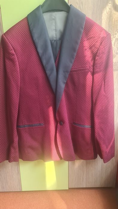 Costum de ginere marimea L,si Pantofi