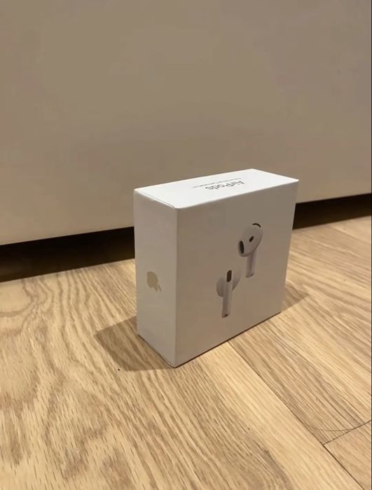 AirPods 4 in stare impecabila