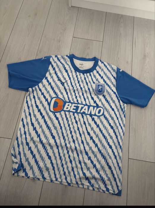 Șort (pantaloni scurti) si tricou CS Universitatea Craiova marimea L