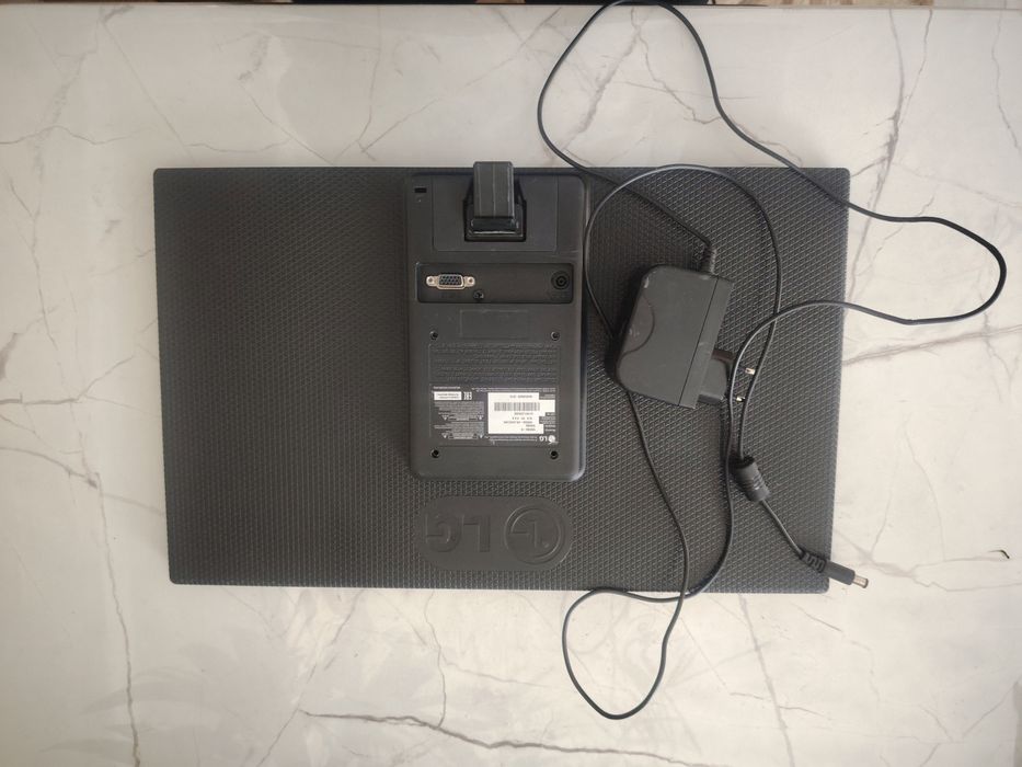 Мониторы б/у 19дюймов без ножек