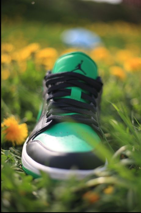 Jordan 1 low Black Lucky Green