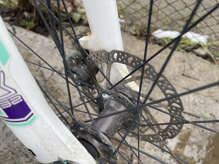 Vand bicicleta,merg schimbatoarele, franele tin bine “frane pe ulei”