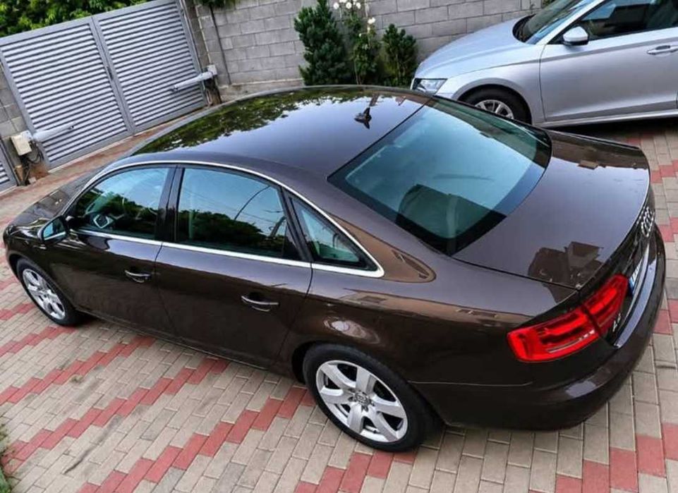 Audi A4 2011 - 2.0 Diesel - Maro -144000 km  - Înmatriculată.
