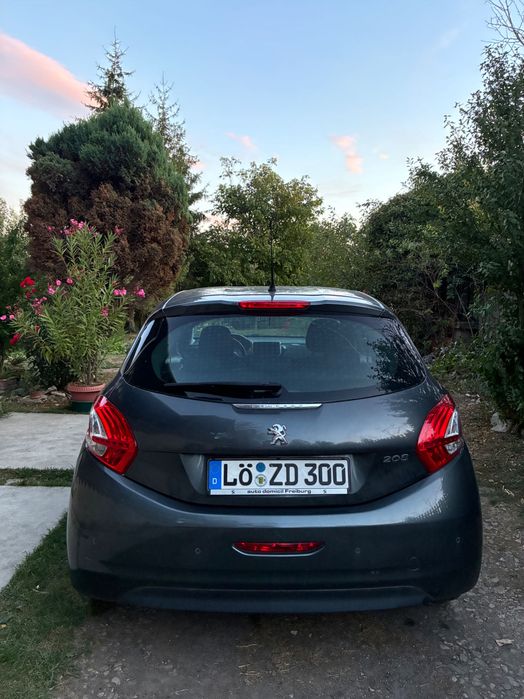 Peugeot 208 2014