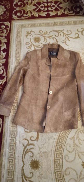 Куртка кожаная женская.