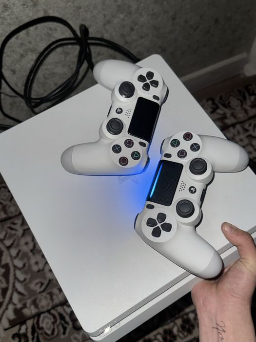 Play station 4 slim 1 TB ideal