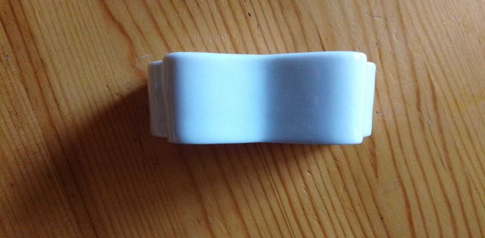 Порцеланова бижутерка/кутийка без капак