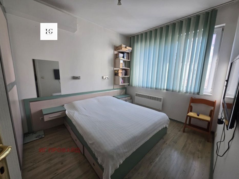 Продава се Двустаен апартамент в Бургас, Център - 47 кв.м за 1628 €/кв.м - Снимка #5