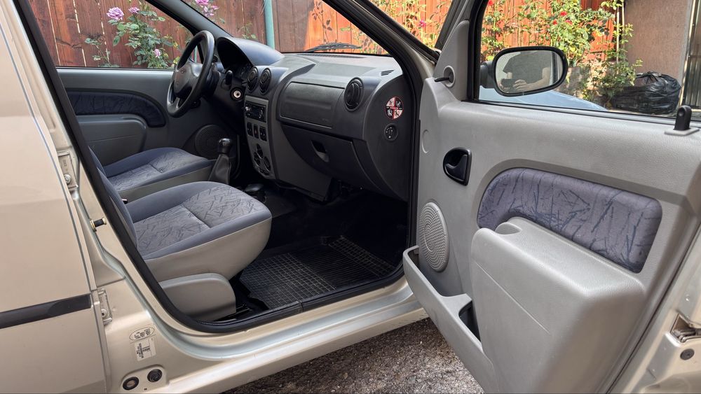 Dacia Logan 2005 1.4 benzina 136.000km - Unic Proprietar de nou