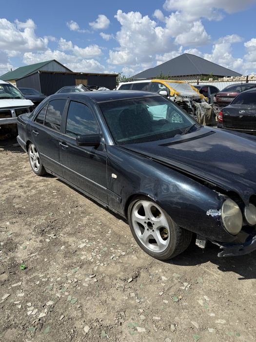 Мерс Е280 по запчастям