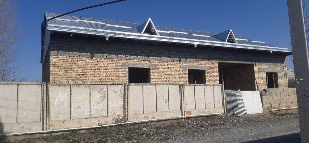 Hovli sotiladi. Yangi hovli