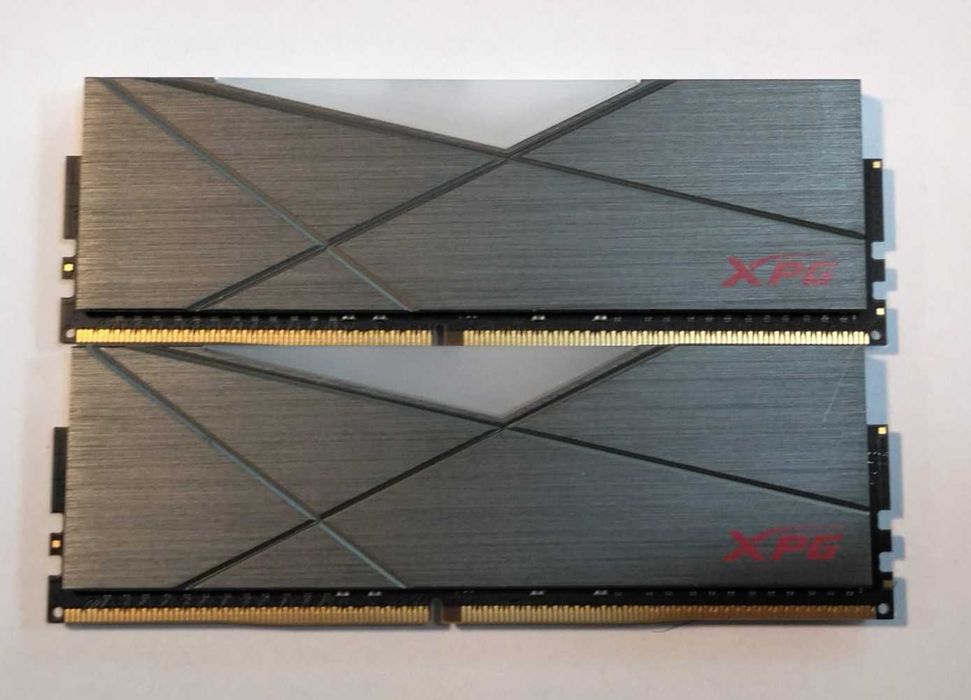 Memorie 64GB DDR4 3200 Calculator, Kit 2 x 32GB DDR4 3200 Adata XPG RGB