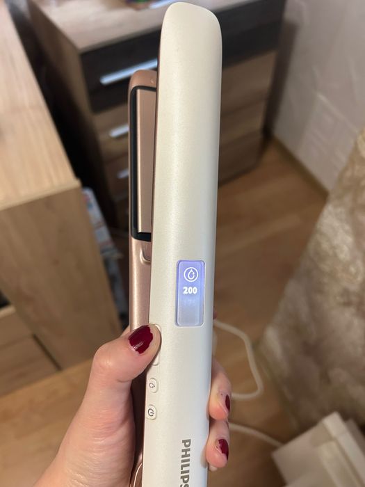 Преса изправяне Philips moisture protect