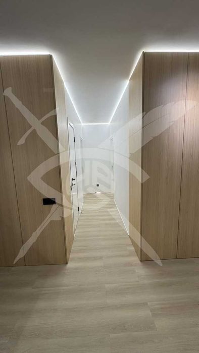 Дава се под наем Четиристаен апартамент в София, Оборище - 130 кв.м за 1680 € - Снимка #9