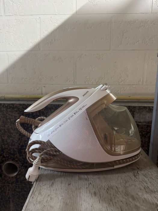 продам утюг с парогенератором.