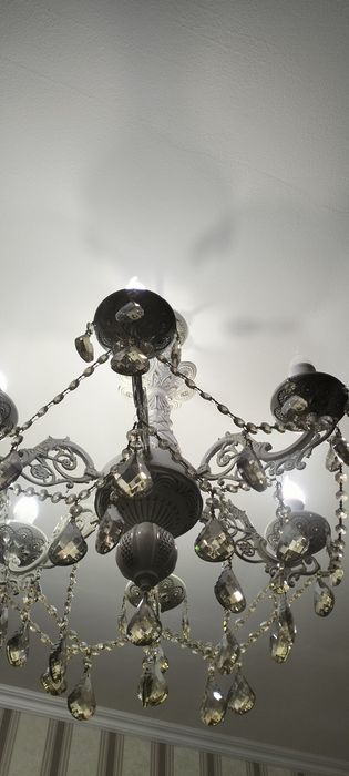 Люстра в идеальном состоянии