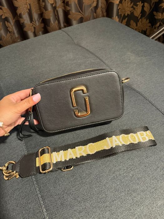 Geanta marc jacobs negru cu auriu