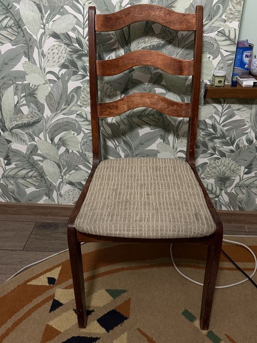 Продам стулья деревянные