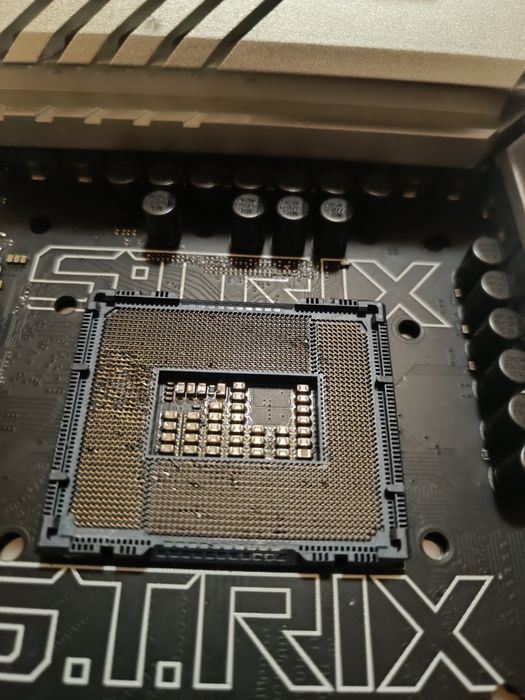 Placa de baza z790-A gaming wifi defecta