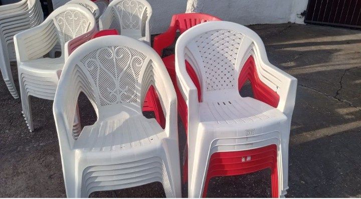 Scaune din plastic pt gradina/terasa