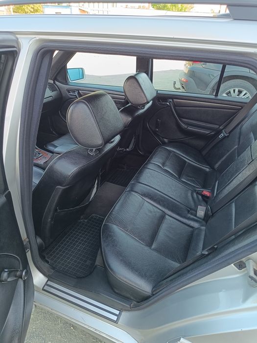 Mercedes Benz c220 w202 t-model