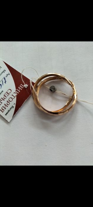 Продам золотые серьги  55000 тенге