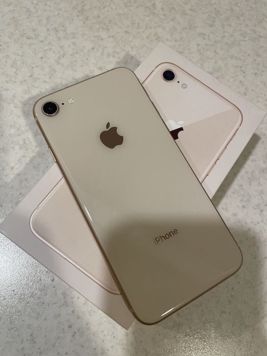 iPhone 8 (с коробкой)