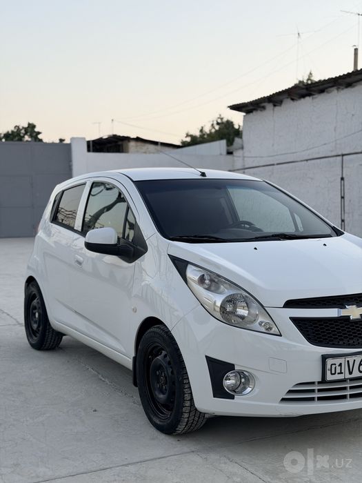 spark sotiladi 2015 yil 111000 km faqat binzinda yurgan