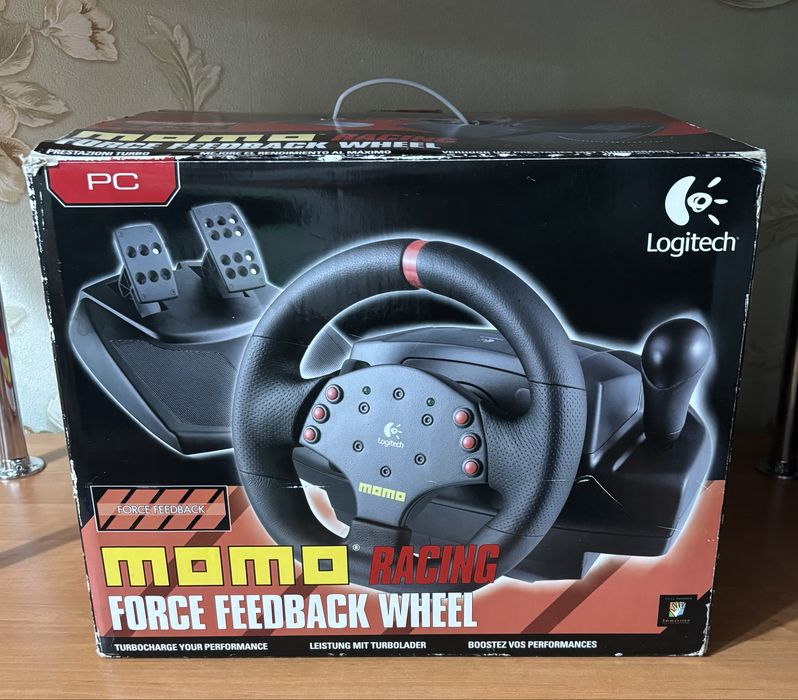Игровой руль Logitech momo racing