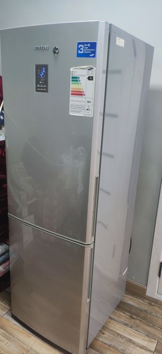 Холодильник SAMSUNG. 2-камерный
