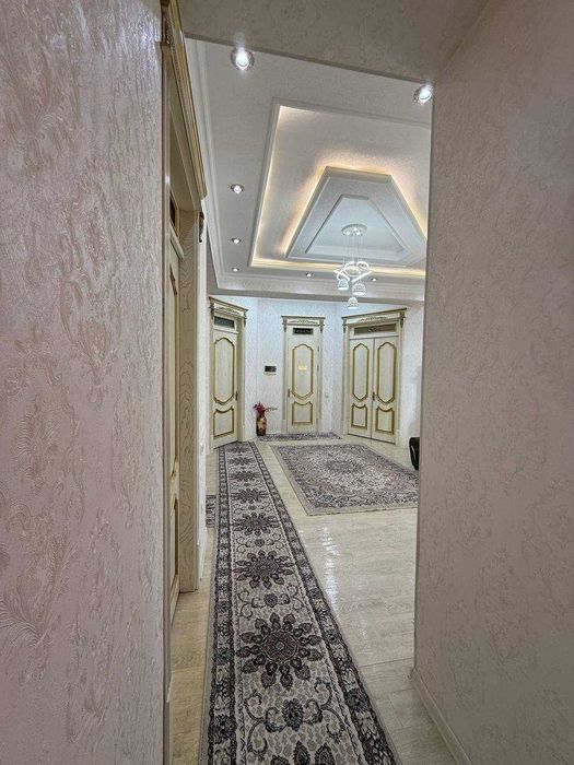 5 sotix, 11 xona, Yangi hayot metro, elitniy mahalla