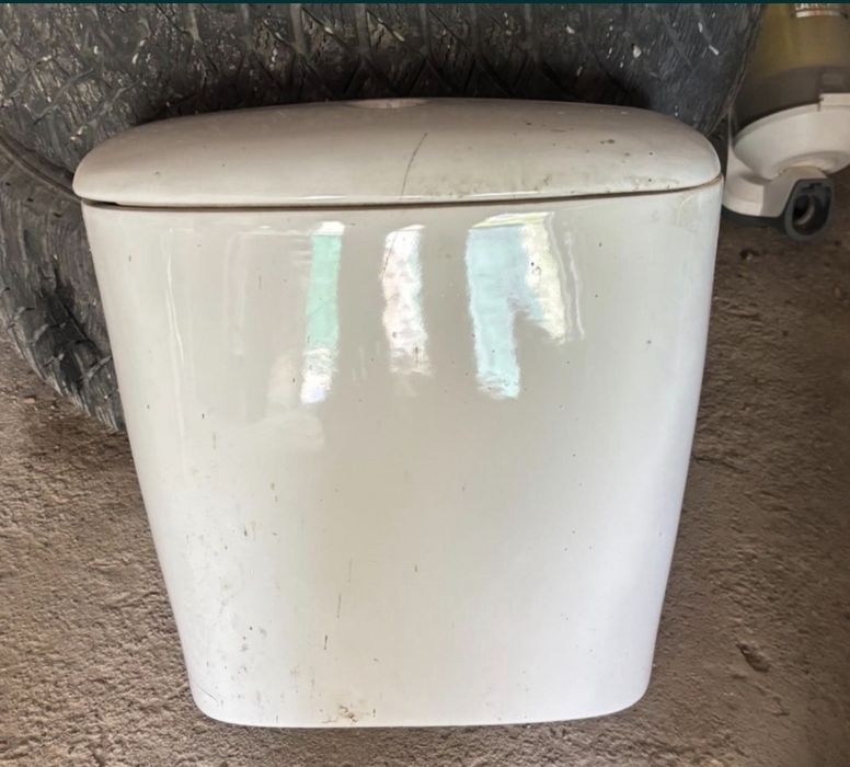 Бачок унитаза ..