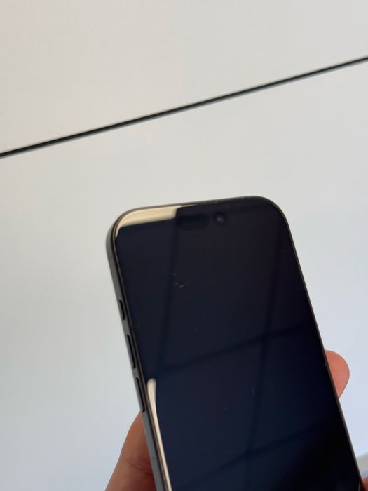 Продавам iPhone 16 PRO 100% батерия