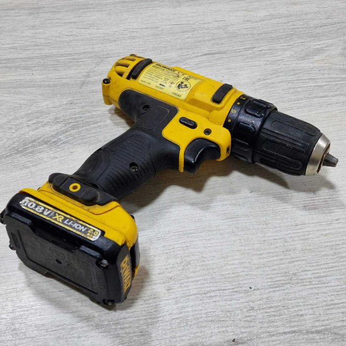 Акумулаторен винтоверт Dewalt DCD710