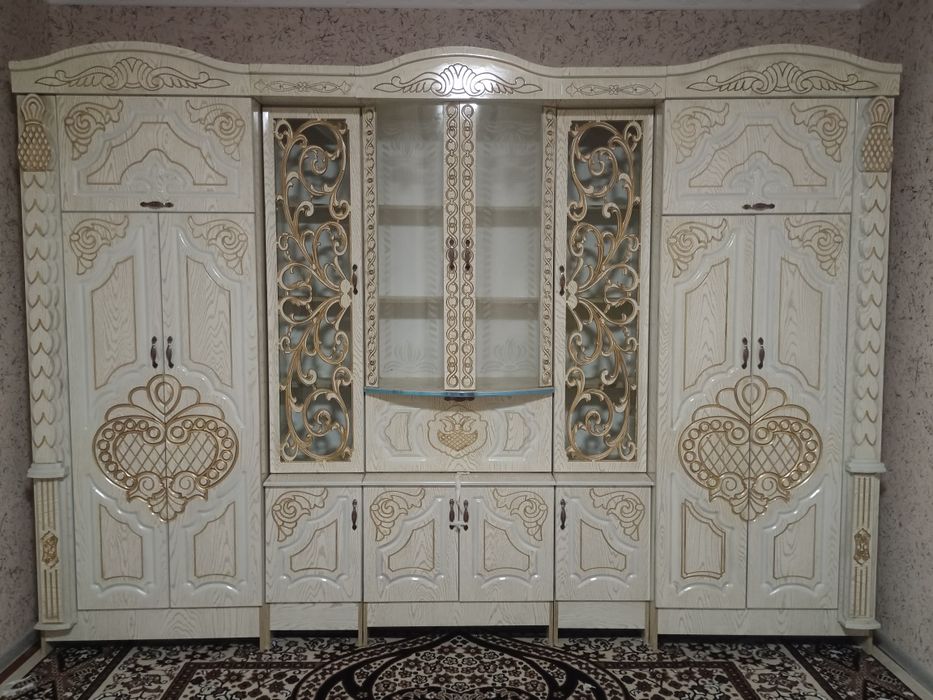 Spalni va stenka garniturlar kelin kuyovlar uchun