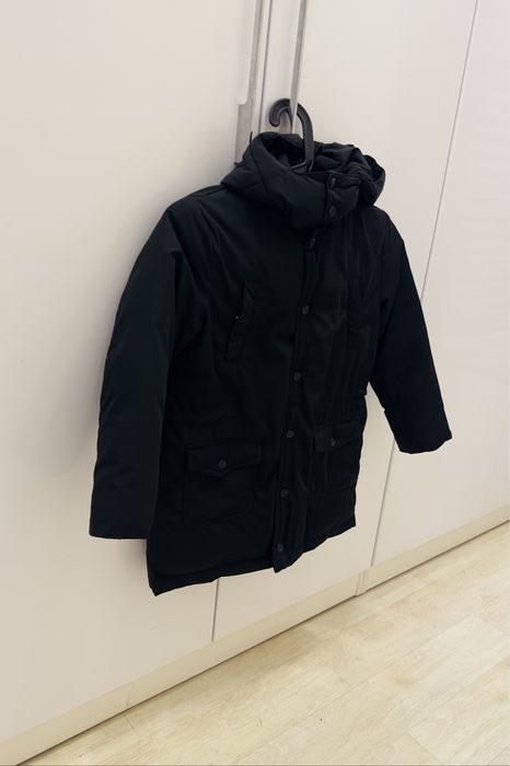 Продается фирменный пуховик на мальчика 116 см