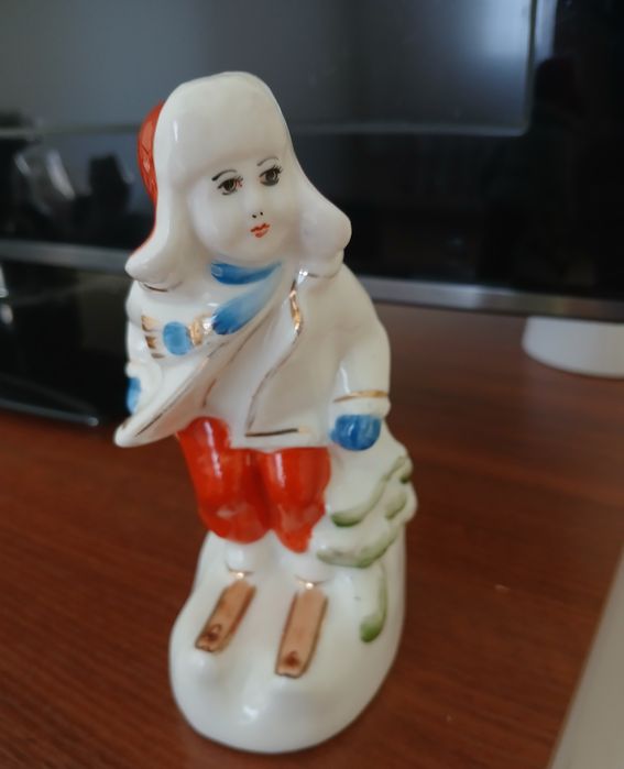 Статуэтка Мальчик лыжник (СССР.] Ташкент  ф.з. 1956 г