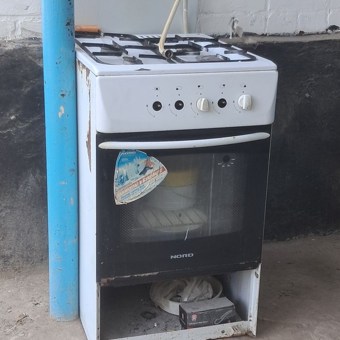 Продам газовую плиту