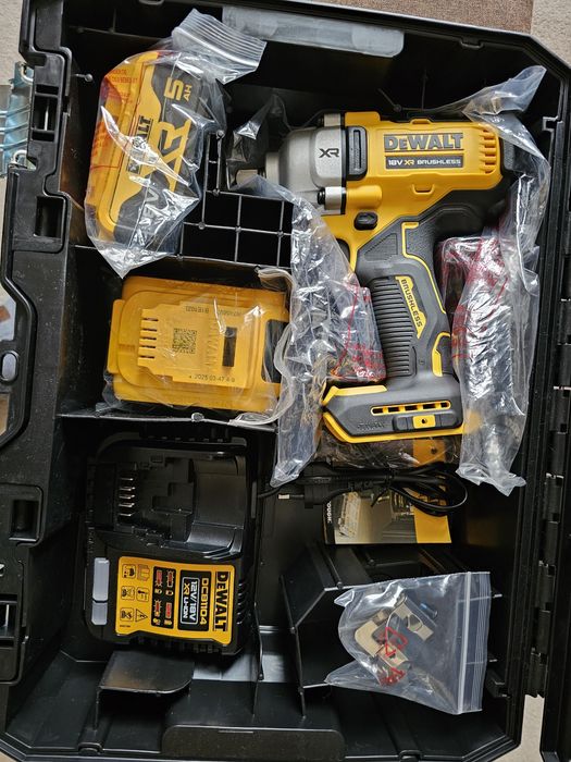 Ударен гайковерт нов  DeWALT DCF892P2T XR  Brushless