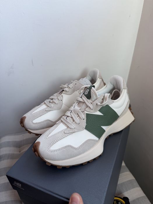 New Balance 327 alb cu logo N verde piele 100% marimea 40.5 noi originali