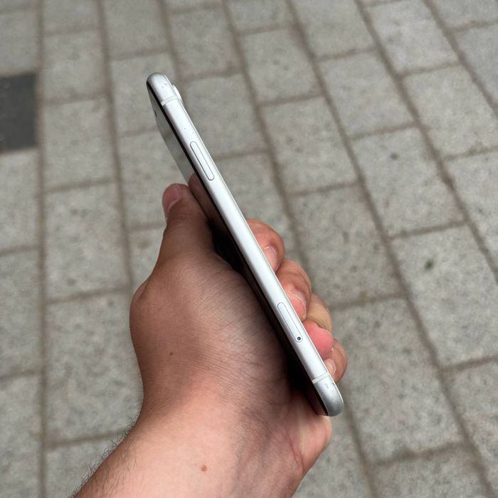 Iphone xr 64gb 115$ srocni