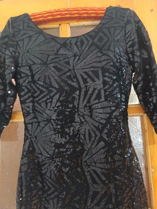 Rochie elegantă neagră cu paiete