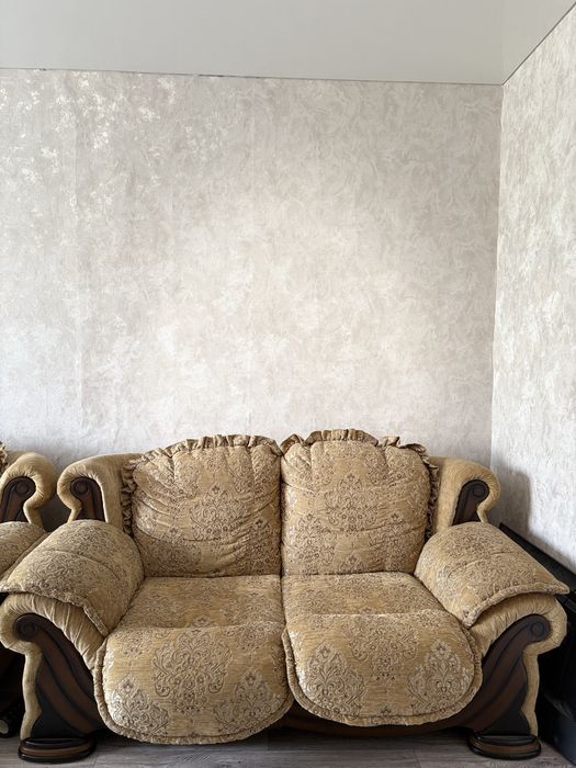 Продам диван в гостинную